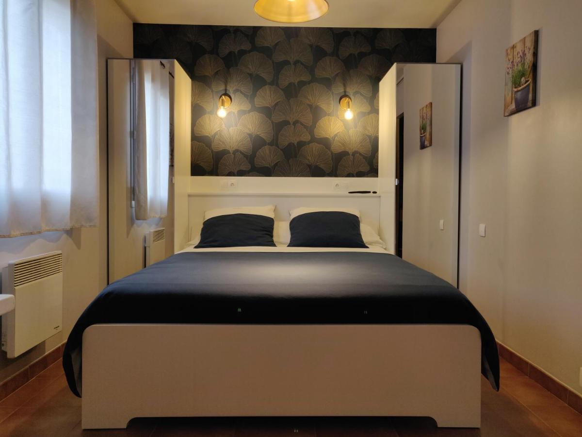 Les Terrasses De Valensole Bed & Breakfast Exterior photo