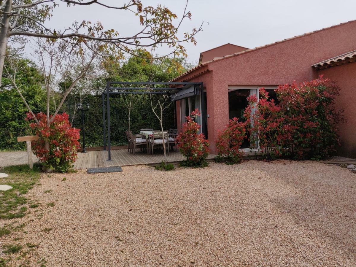 Les Terrasses De Valensole Bed & Breakfast Exterior photo